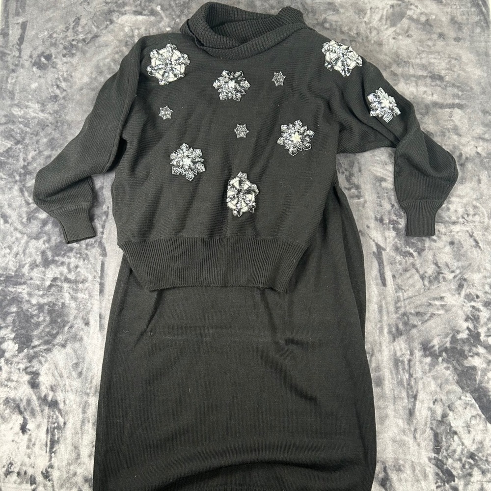 Lady Darian Sweater Skirt Set Womens 2X Black Beaded Snowflake Turtleneck Knit